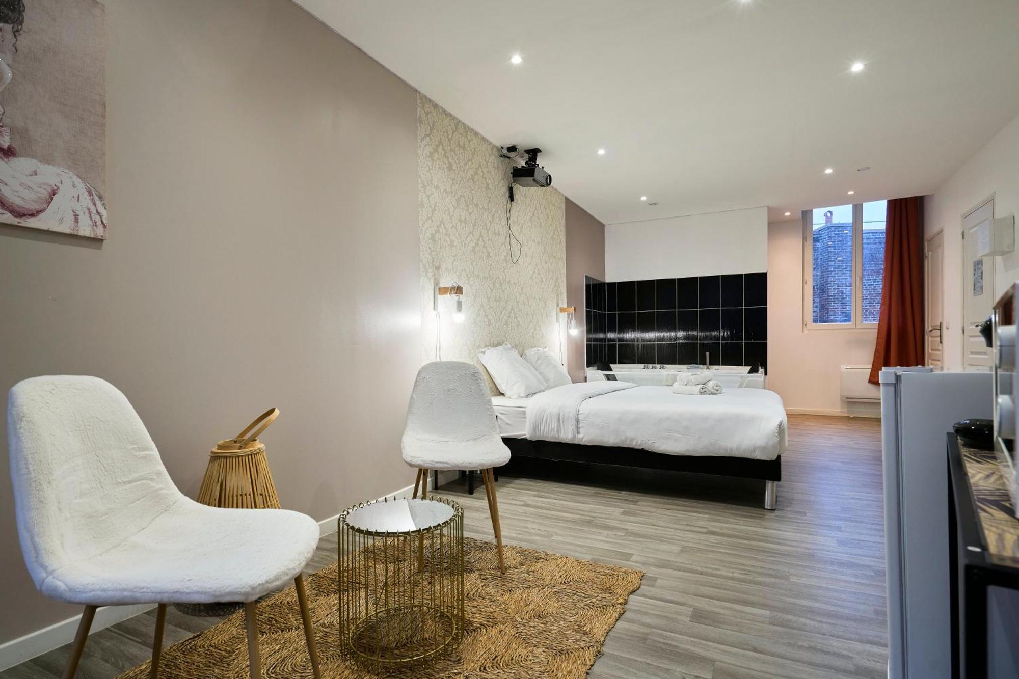 Ng Suitehome - Lille I Roubaix Centre I Grand Place - Balneo - Netflix - Wifi Zewnętrze zdjęcie