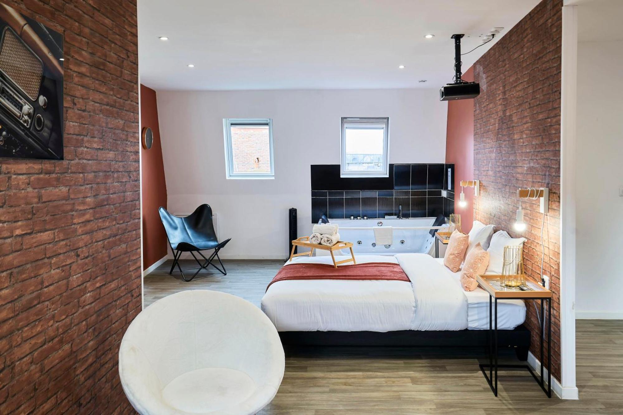 Ng Suitehome - Lille I Roubaix Centre I Grand Place - Balneo - Netflix - Wifi Zewnętrze zdjęcie